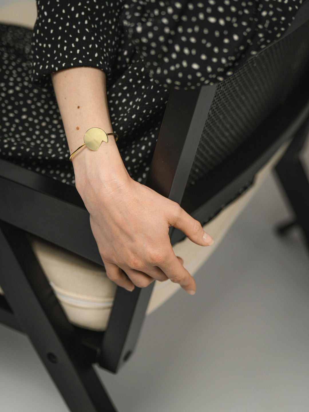 Balance bracelet - Minimal abstract adjustable bangle